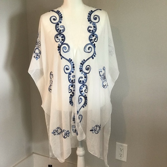 White with Blue Embroidery Kimono Cover Up Boho - Picture 7 of 7